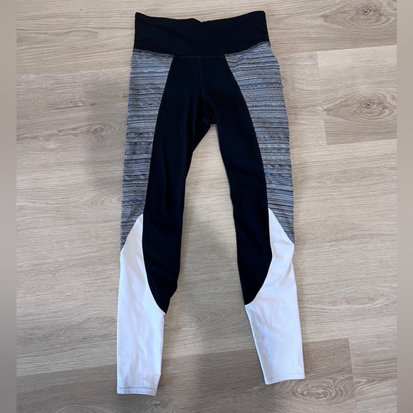 Athleta Pants - Athleta High Rise Jacquard Flow Chaturanga Tight